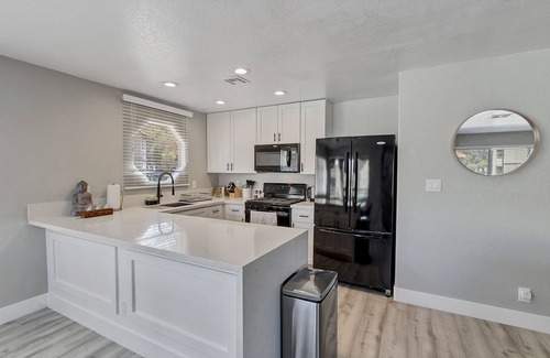 Spring Valley Apartment | Superhost 5 Star ⭐ Service with 2 Bedrooms