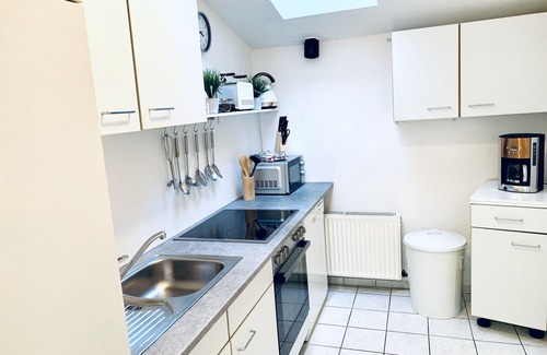Gehlsdorf Apartment | "Superior Apartment: Luxurious Getaway with Shared Sauna and Garden in Rostock"