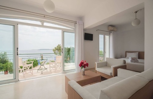 Lassi Apartment | Superior Apartment with Sea View (Unit A)