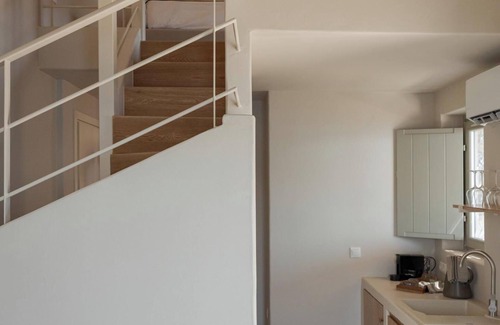 Neon Oitylo Apartment | Superior Duplex Suite by Yerma Suites Limeni
