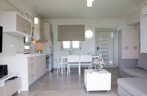 Fternon Villa | SUPERIOR LUXURY VILLA NEAR NIDRI OVERLOOKING MIKROS GIALOS BEACH