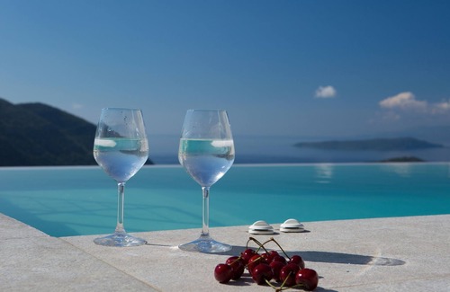 Fternon Villa | SUPERIOR LUXURY VILLA NEAR NIDRI OVERLOOKING MIKROS GIALOS BEACH