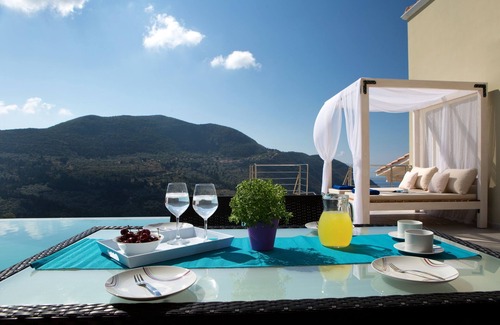 Fternon Villa | SUPERIOR LUXURY VILLA NEAR NIDRI OVERLOOKING MIKROS GIALOS BEACH