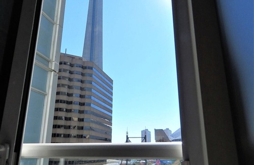 Toronto Entertainment District Condo | Superior Suite CN Tower, Metro Convention & Rogers Center