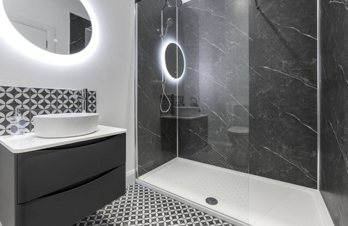 Ahoghill Hotel | Superior Suite - Sleeps 4