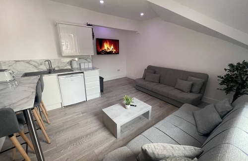 South Shore Apartment | Superior suite with spa bath