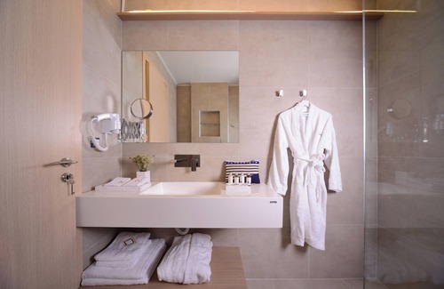 Varos Hotel | Superior Suite with Sea View/Varos Village Boutique Hotel