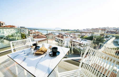 Neos Marmaras Apartment | Superior two-bedrooms suite with seaview by KaliThea Suites