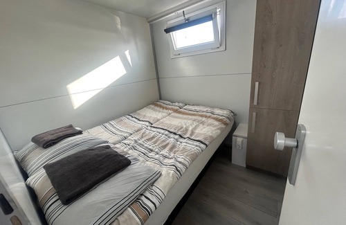 Molkwerum Boat Rental | Superschoene Hausboote Direkt am Kanal mit dem Besten Aussicht