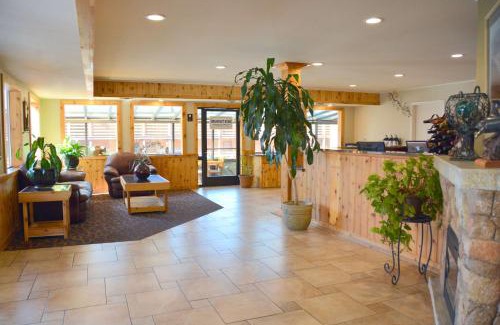 Gold Beach Resort | SureStay Plus Hotel by Best Western Gold Beach