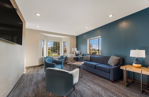 Town of Lloyd Hotel | SureStay Plus Hotel by Best Western Highland Poughkeepsie