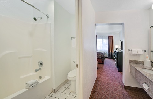 North San Antonio - SAT Hotel | SureStay Plus Hotel by Best Western San Antonio Airport