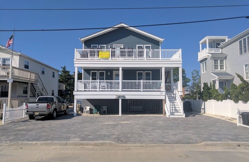 Surf City House | Surf City NEW 3BR 1st Fl - Steps to Kid Friendly Bay Beach Walk to Ocean