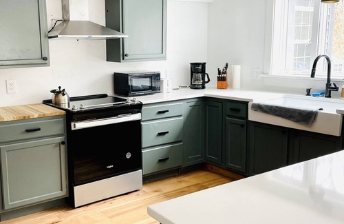 Kittery Point House | Surf cottage