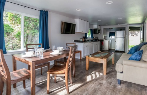 Otter Rock Cabin | Surf Haven Unit B w/fire pit walking distance to surfing beaches
