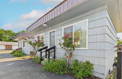 Westport Cottage | Surf Shack 2: Cozy Cabin + Wifi in Westport