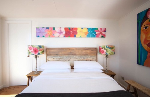 Seal Rocks House | SURF SHACK BOAT BEACH - BYO LINEN