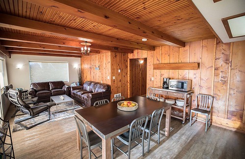 Bandon House | Surf Song: Amazing ocean views of Face Rock Beach with private beach access