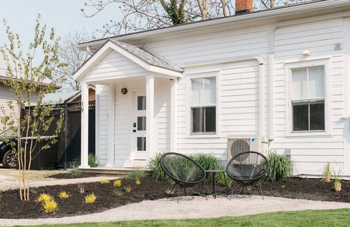 Port Dover House | Surf Vibes|California Cool design | Close to beach