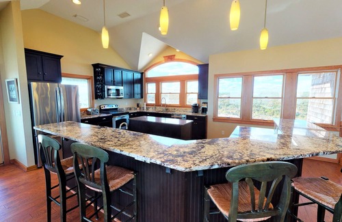 Carova Beach House | SURF VIEWS from this BEAUTIFULLY maintained OCEANFRONT