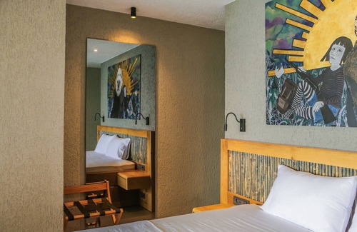 Bodrum City Center Apartment | Surfer Caravan Gastro Pub & Suites - Gorilla Suite