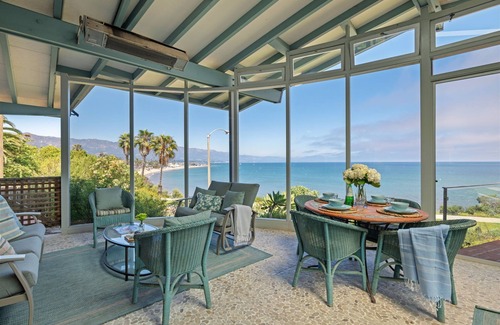 East Mesa House | Surfers Paradise - The Ultimate Ocean View Above Shoreline Drive