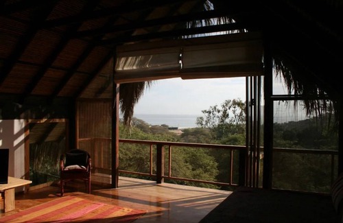 Mancora Villa | Surfingbirds Suite and other rooms with a view
