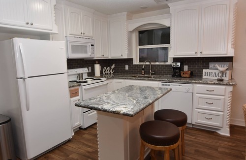 Surfside Beach House | Surfside 3BR Beach BungalowOcean&Bay Views,stepsfromtheOcean! Snow Birds Welcom