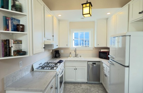La Jolla Apartment | Surfside Ocean-View Oasis – Steps from Windansea Beach