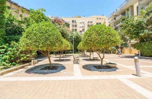 Jaffa Apartment | Surprising 2BR in Flea Market SAFE ROOM