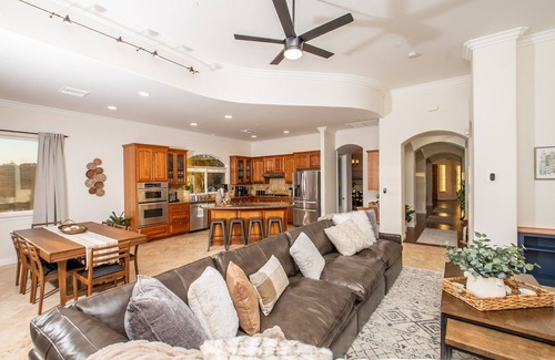 Vista House | Surreal Luxury Escape w/Views: Resort style Game Room/Pool & Hot Tub!
