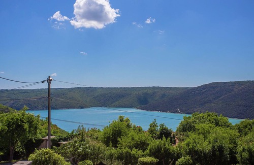 Rasa Cabin | Surrounded by beautiful Mediterranean vegetation and the crystal clear sea