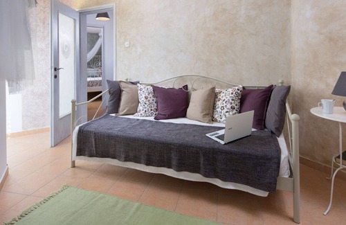 Rasa Cabin | Surrounded by beautiful Mediterranean vegetation and the crystal clear sea