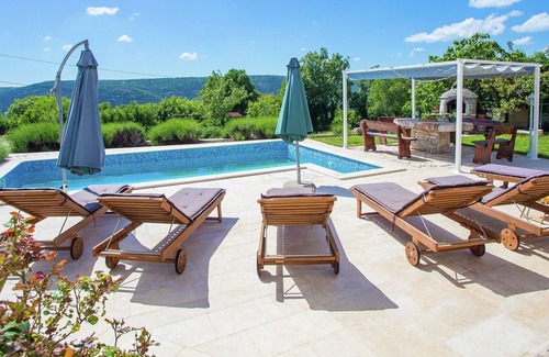 Rasa Cabin | Surrounded by beautiful Mediterranean vegetation and the crystal clear sea