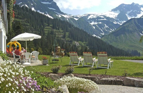 Schroecken Apartment | surrounded by breathtaking mountain scenery, balcony, garden, playground, WiFi, grill