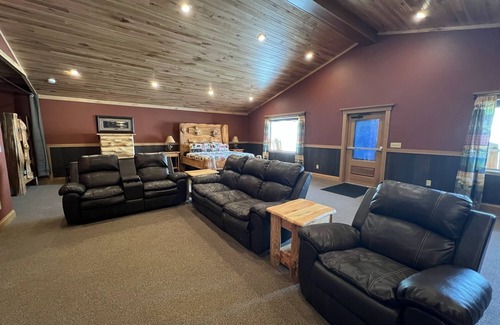 Fountain City Cabin | Surrounded by the bluffs and next to boat landing!