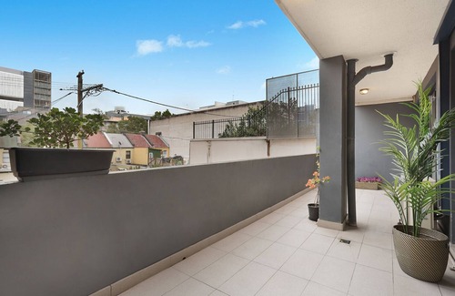 Redfern Apartment | Surry Hills l Two Bedroom l Pet Friendly