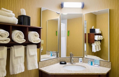Selinsgrove Hotel | Susquehanna Valley Stay! Indoor Pool | 3 Units