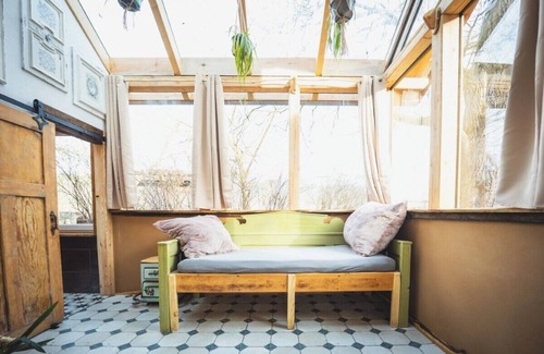 Jameln Cottage | Sustainable glass house Sciurus with sauna and hot tub in nature