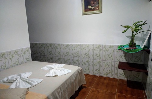 Bairro da Enseada House | - Sute Para Casal Proximo ao mar Esmeralda