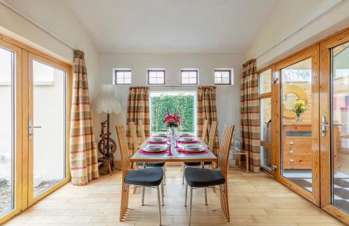 Broadway House | Sutton Cottage
