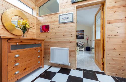 Broadway House | Sutton Cottage