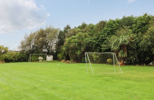 Lady's Island Cottage | SUTTON COTTAGE, pet friendly in Rosslare Harbour, County Wexford