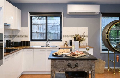 Daylesford House | Sutton Lodge Summary:
