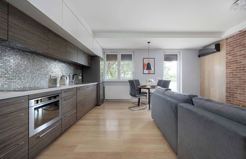 Fabryczna Apartment | Suwalska 32 | Wroclaw | Spacious Apartment | 2 Parking Spaces | Air Conditioning