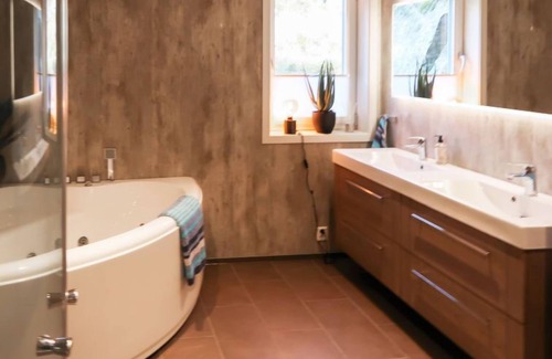 Flora House | Svortevik by Interhome