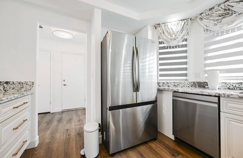 El Capitan Ranch House | SVS: Cozy 2-Bedroom in Las Vegas - Perfect for Up to 6 Guests!
