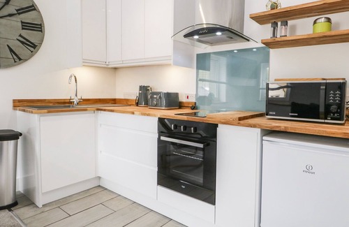Caldbeck Cottage | SWALEDALE WATCH HOUSE ANNEXE, romantic, with a garden in Caldbeck