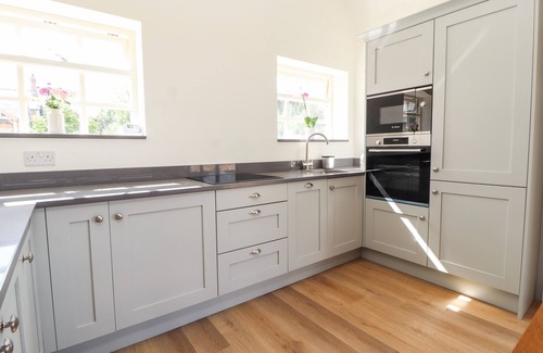 Sandbach Cottage | SWALLOW COTTAGE, romantic, character holiday cottage in Sandbach