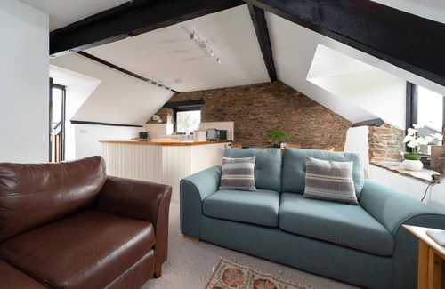 Littleham Cottage | Swallow Cottage - Sleeps 4 with a pool & games room